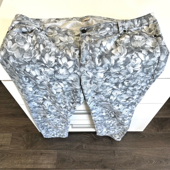 MICHAEL Michael Kors Floral Skinny Jeans - Black and Gray - Picture 2 of 3